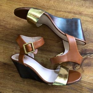 Vince Camuto Gold and Tan Wedges 10